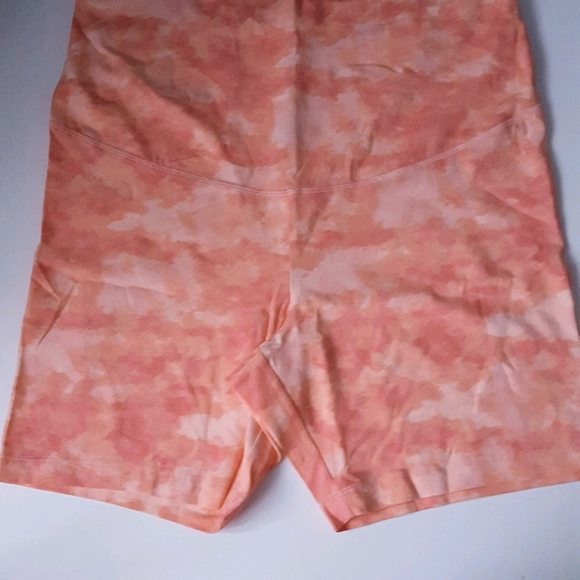 🆕️Maternity Tie-Dye Biker Shorts - Picture 2 of 4